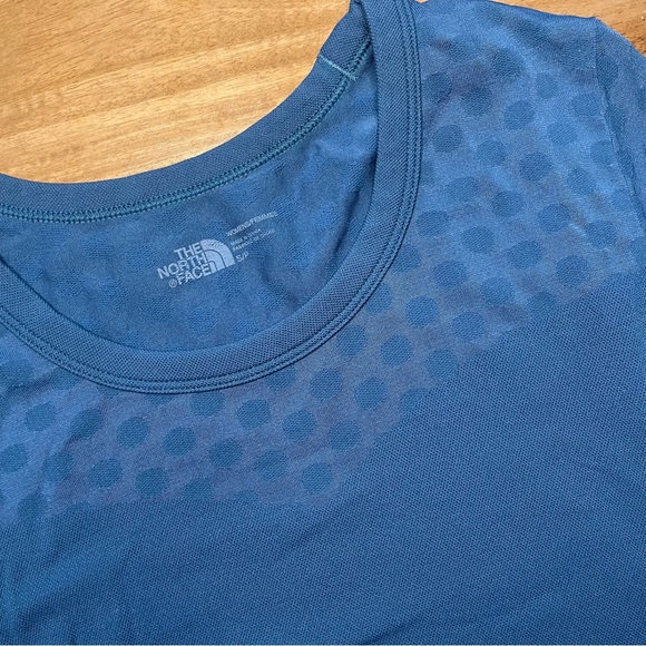 The North Face Layer Top - Picture 6 of 8